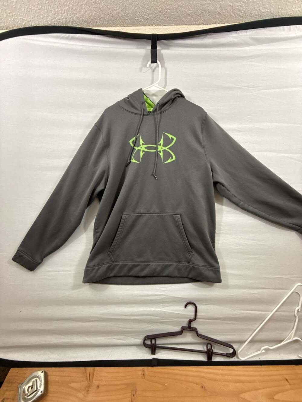 Under Armour Fish Hook Logo Hoodie Size 2XL Gray Neon Green